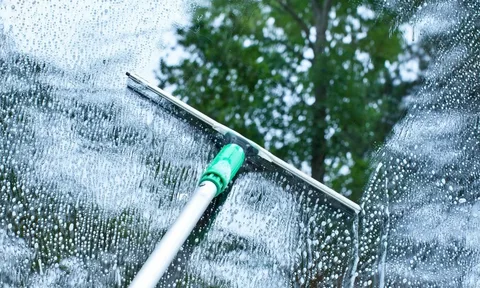 Glass Cleaning Procedures for Offices and Industrial Settings
